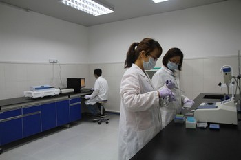 参观南京中天华康亲子鉴定中心实验室 29